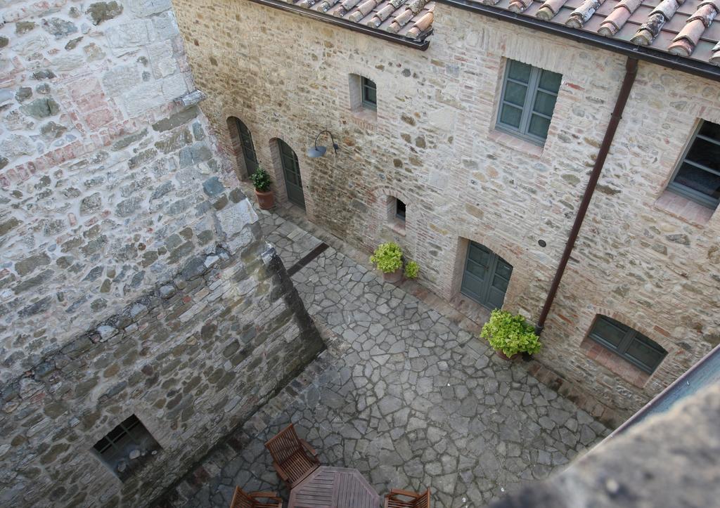 Residence Castello Di Orgiale Castelnuovo Berardenga Bagian luar foto
